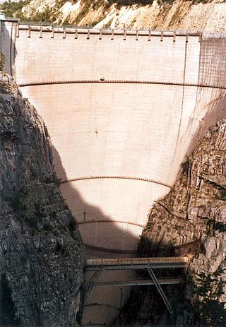 <span class="mw-page-title-main">Vajont Dam</span> Disused gravity arch dam in Erto e Casso, Italy