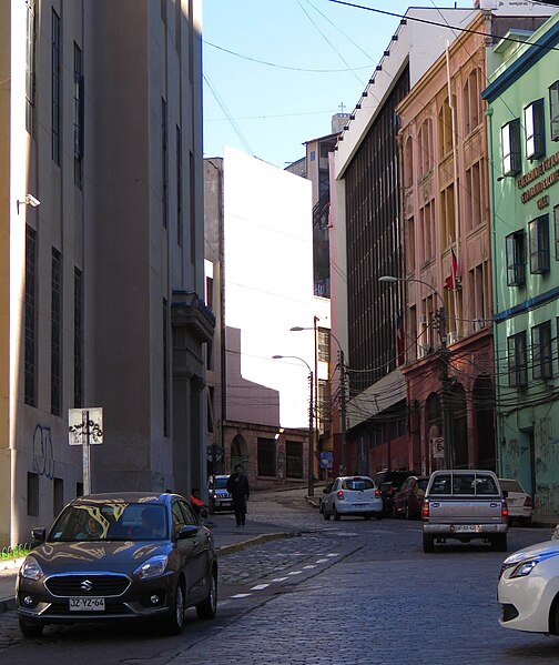 File:Valparaiso (45691123402).jpg