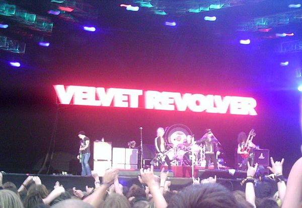 Velvet Revolver performing at Download Festival in 2005