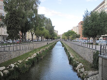 Река вена. Волгоград река Вена. Реки в Вене зеленые. Фото реки вены.