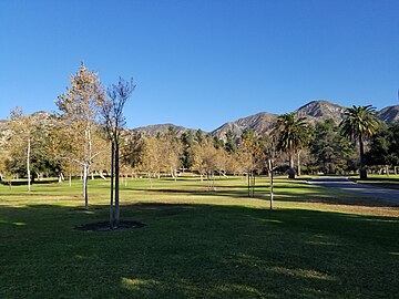 File:Veterans_Memorial_Community_Regional_Park_–_Sylmar,_California.jpg