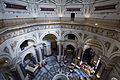 Naturhistorisches Museum Wien, runde und paarweise aufgestellte Säulen