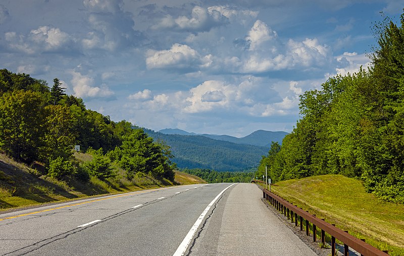 File:View N along I-87 to Adirondack High Peaks region.jpg