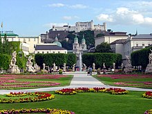 Der Mirabellgarten mit Blick auf die Festung Hohensalzburg