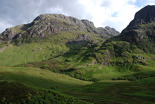 View towards the "Hidden Valley" - geograph.org.uk - 1378676