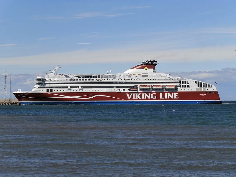 File:Viking XPRS arriving in Tallinn 16 June 2015.JPG