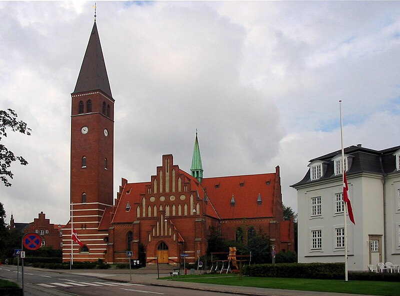 File:Vor Frelser Kirke in Aalborg, 2006 ubt.jpg