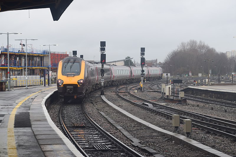 File:Voyager Train Bristol, 2017.jpg