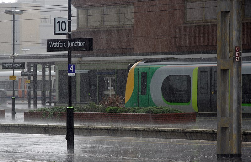 File:Watford Junction railway station MMB 12 350125.jpg