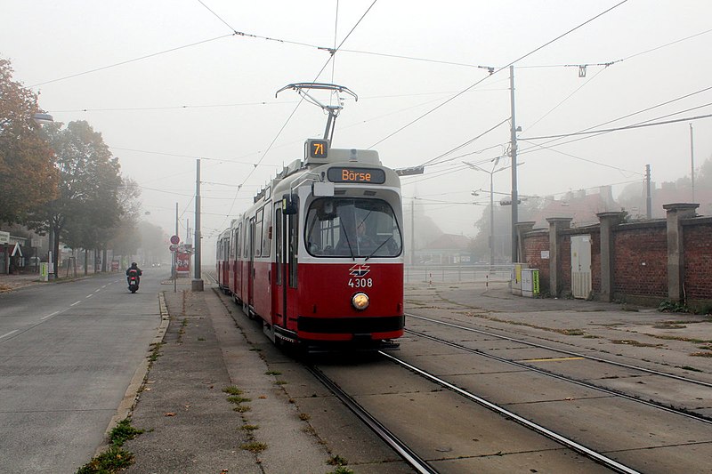 File:Wien-wiener-linien-sl-71-1060258.jpg