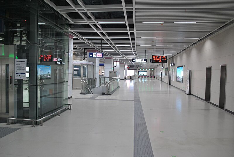 File:Xunlimen Station 07.jpg