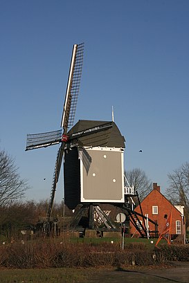 How to get to De Akkermolen with public transit - About the place