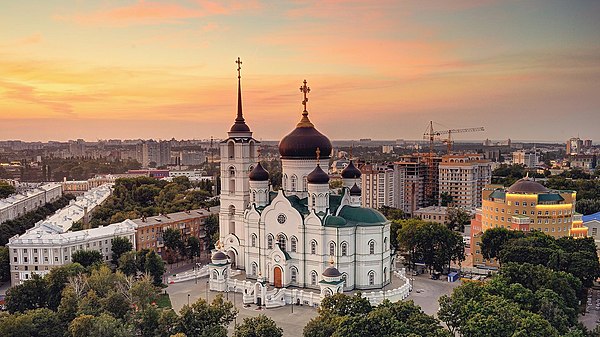 Точнее в каком городе. Благовещенский собор Воронеж. Храм Благовещенский в Воронеже. Кафедральный собор Воронеж. ЮВЖД И Благовещенский собор Воронеж.