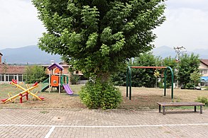 Детско игралиште во училишниот двор