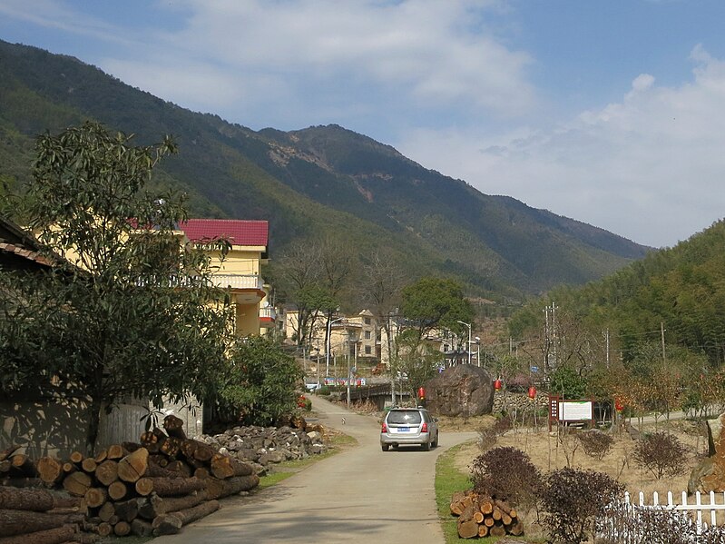 File:溪源洞村 - Xiyuandong Village - 2016.03 - panoramio.jpg