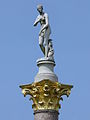 Dem Bade entstiegene Venus(Aphrodite) von Medici(1843)auf Säulenkapitell-Mittlerer Lustgarten-Sanssouci