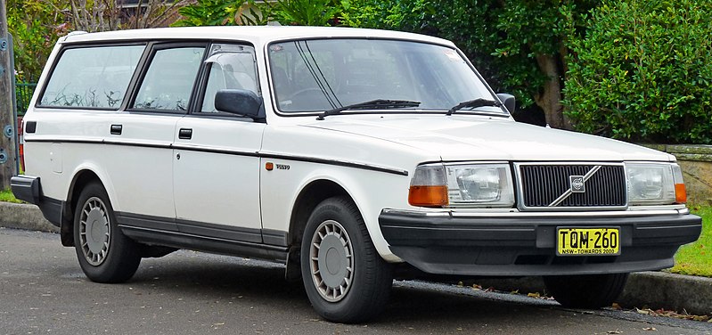 File:1988-1991 Volvo 240 GL station wagon (2011-06-15) 01.jpg