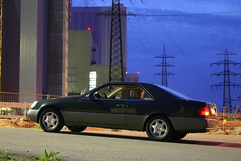 File:1992-1993 Mercedes-Benz 500 SEC (C 140) rear side.jpg