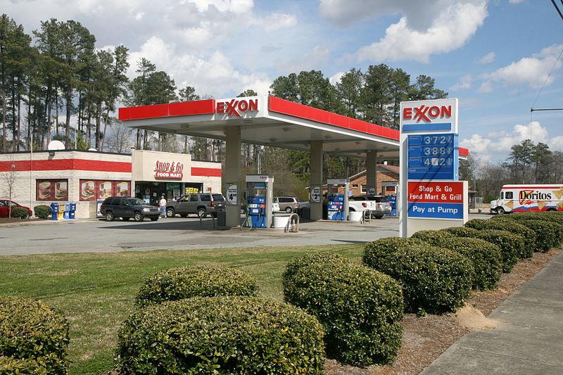 File:2012-03-13 Exxon with Shop & Go in Durham.jpg