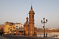 La chapelle et l'extrémité du pont de Triana.