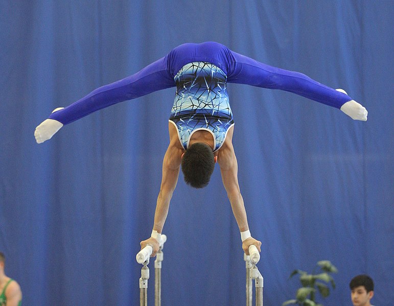 File:2019-05-25 Budapest Cup age group II all-around competition parallel bars (Martin Rulsch) 008.jpg