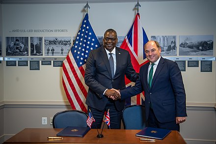 Wallace and US Secretary of Defence Lloyd Austin at The Pentagon, 12 July 2021