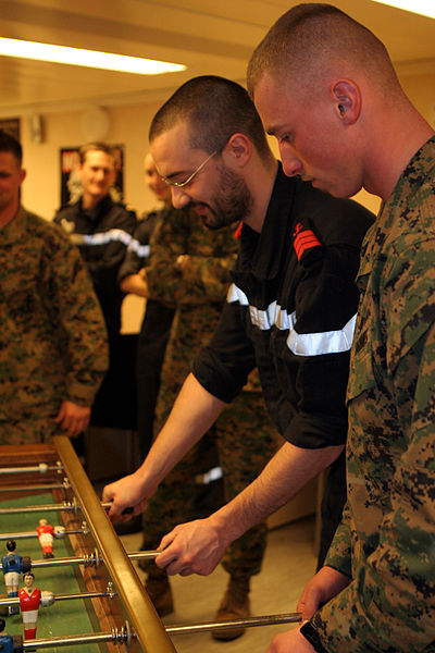 File:22nd Marine Expeditionary Unit, USS Bataan train with French Navy DVIDS153701.jpg