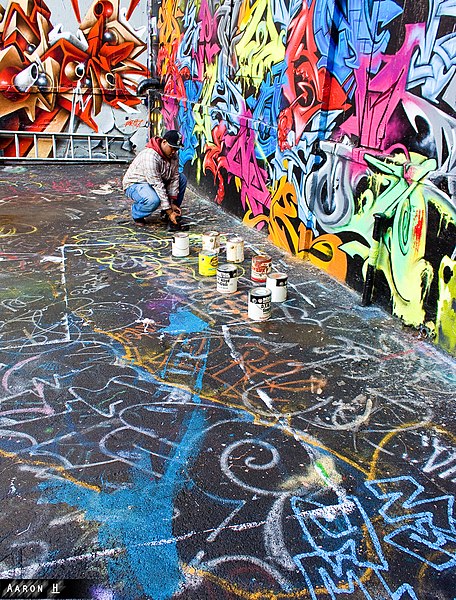 File:5pointz graffiti (Low prospective).jpg