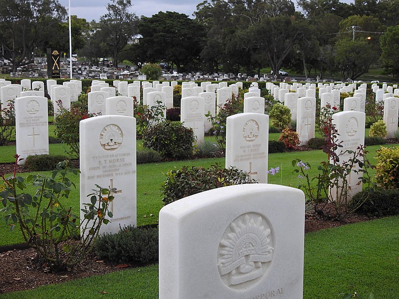 File:AU-Qld-Kedron-Lutwyche-Cemetery-war grave rows-2021.jpg