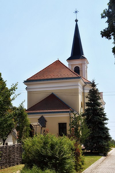 File:Abda, Szent József-templom 2020 06.jpg