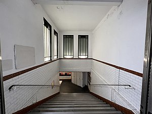 Escaliers d'accès depuis l'intérieur de l'édicule.