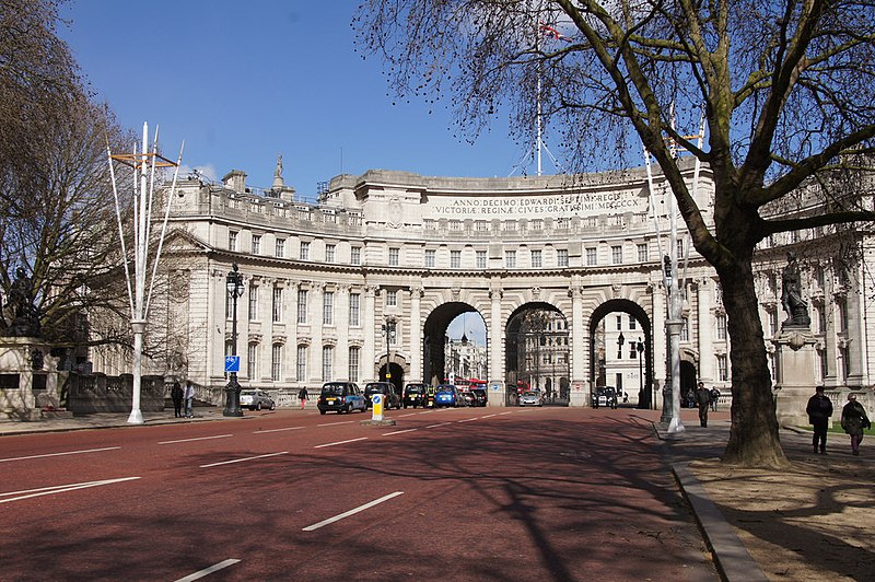 File:Admiralty Arch, The Mall, Westminster - geograph.org.uk - 4428121.jpg