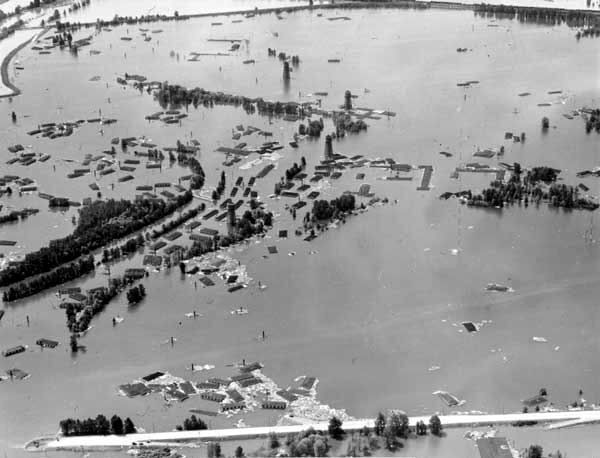 Aerial view of the Vanport flood, looking west from North Denver Avenue on June 15, 1948