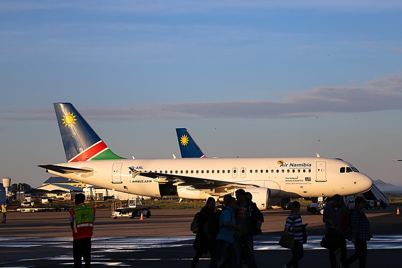 File:Airbus A319 Air Namibia-0706 - Flickr - Ragnhild & Neil Crawford.jpg