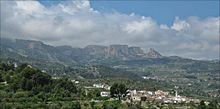 El valle de Guadalest y Aitana desde el castillo de Guadalest.