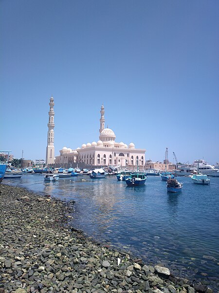File:Al-Mina Mosque in Hurghada10.jpg
