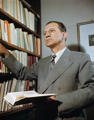 De Gasperi in his library during his last years