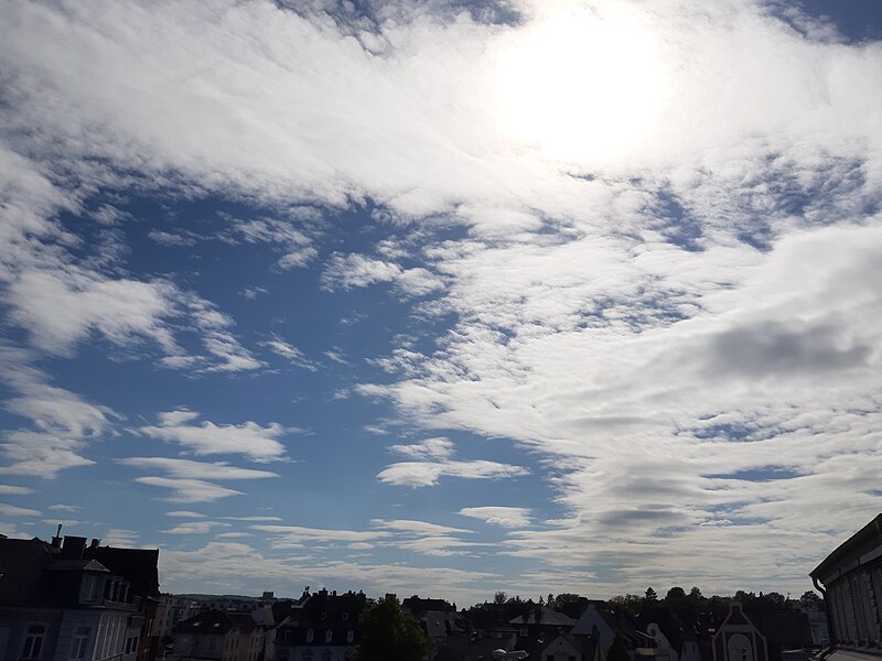 File:Altocumulus-Tag in Limburg am 19.05.2020 IX.jpg