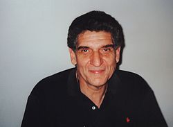 Andreas Katsulas vuonna 2000