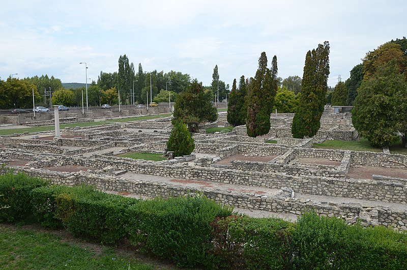 File:Aquincum (Budapest) (37026073501).jpg