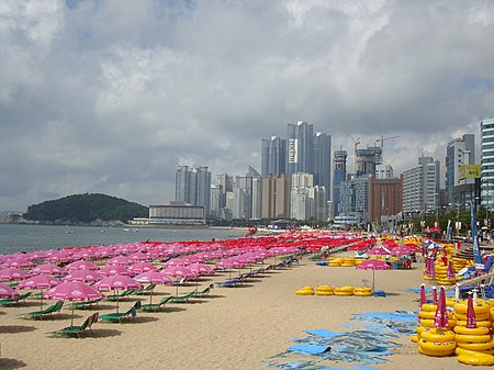 ไฟล์:August_Afternoon_in_Haeundae_2.jpg