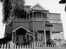 Ay Ot Lookout Ay Ot Lookout house at Charters Towers.tif