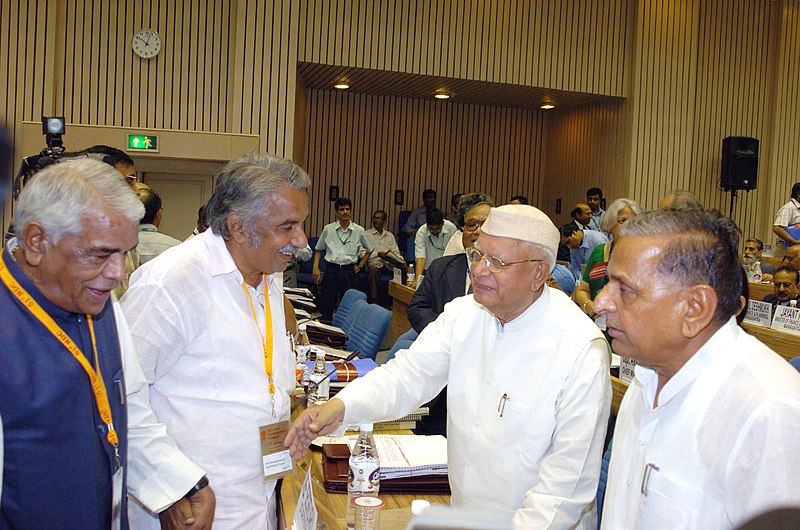 File:Babu Lal Gaur, the Chief Minister of Kerala, Shri Oommen Chandy, the Chief Minister of Uttaranchal, Shri N. D. Tiwari and the Chief Minister of Uttar Pradesh.jpg