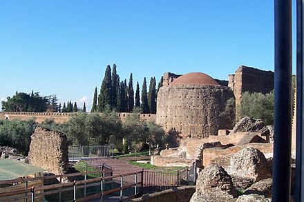 Part of the pecile area, Villa Adriana