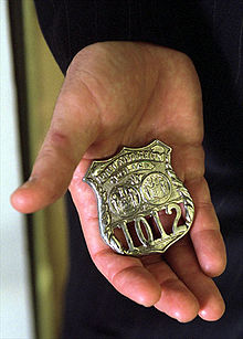 Badge - Wikipedia