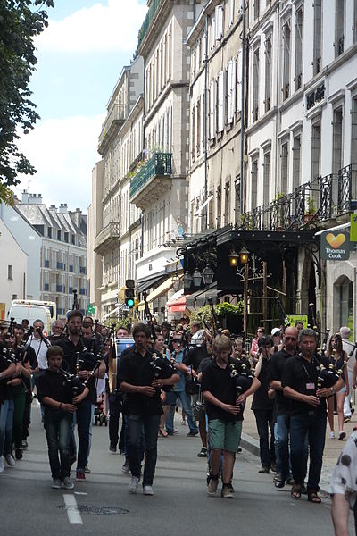 File:Bagad du Festival de Cornouaille 2014.jpg