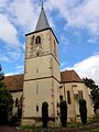 Protestantisk kirke (tidligere katolsk kirke) kirke med veggmalerier, begravelsesmonumenter