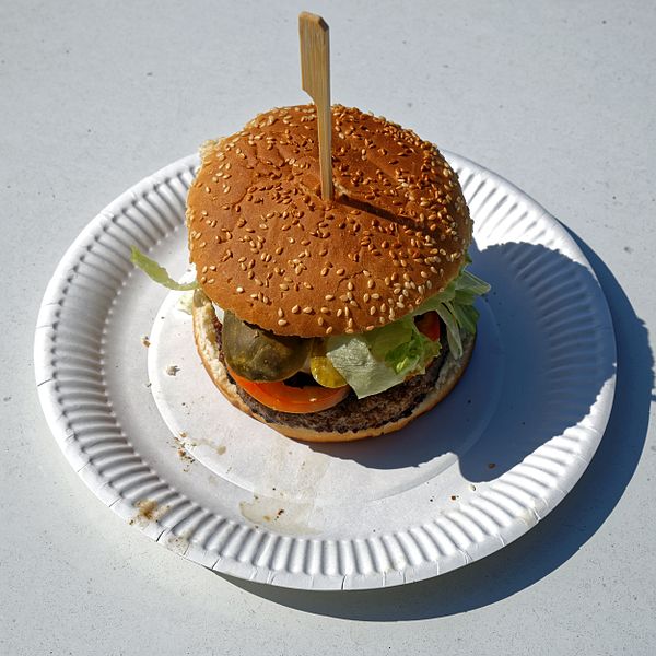 File:Beefburger - Bradleys Original Tea Hut at High Beach, Essex, England.jpg