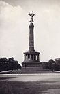 Die Berliner Siegessäule im Jahr 1929 an ihrem ursprünglichen Standort, dem heutigen Platz der Republik