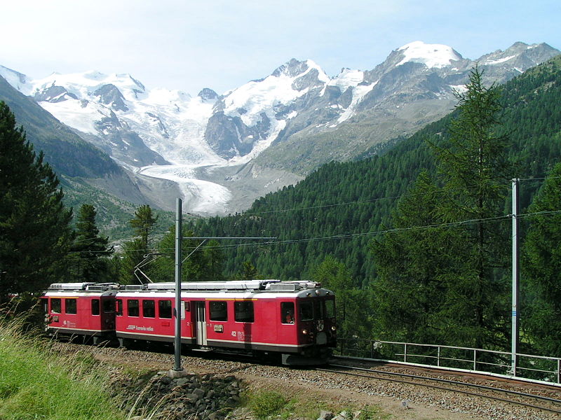 File:BerninaExpressMorteratsch.JPG